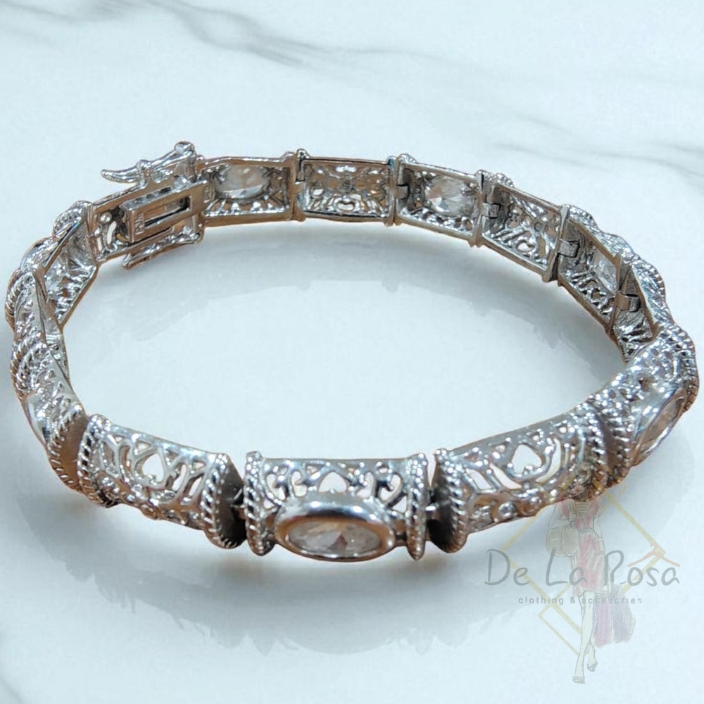 925 Silver Bracelet With 7 Clear Crystals